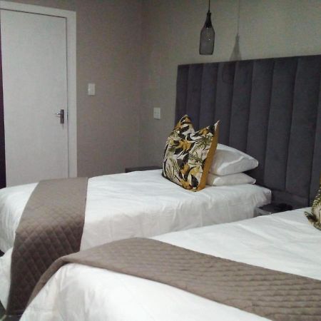 Sani Pass Manor Guest House Himeville Exterior photo