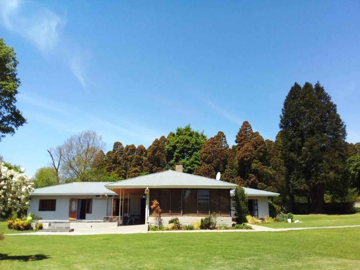Sani Pass Manor Guest House Himeville Exterior photo